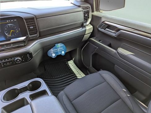 Used 2024 Chevrolet Silverado 1500 LT AWD/4WD image 19