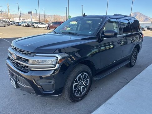 Used 2024 Ford Expedition XLT image 3