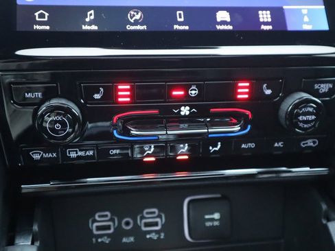 New 2025 Jeep Grand Cherokee Limited image 8