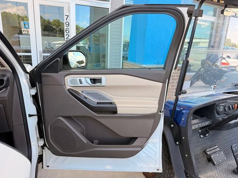 Used 2020 Ford Explorer Platinum w/ Premium Technology Package AWD/4WD image 28
