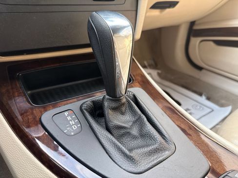 Used 2011 BMW 328i Convertible RWD image 24
