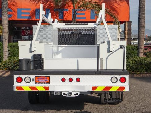 Used 2021 RAM 5500 Tradesman w/ Chrome Appearance Group image 8