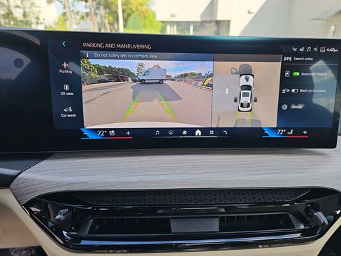 New 2025 BMW 330i xDrive Sedan w/ Premium Package image 25