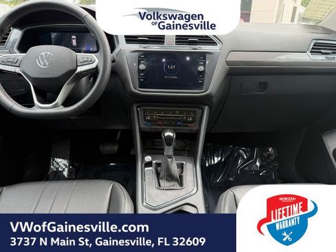 Certified 2022 Volkswagen Tiguan SE FWD image 12