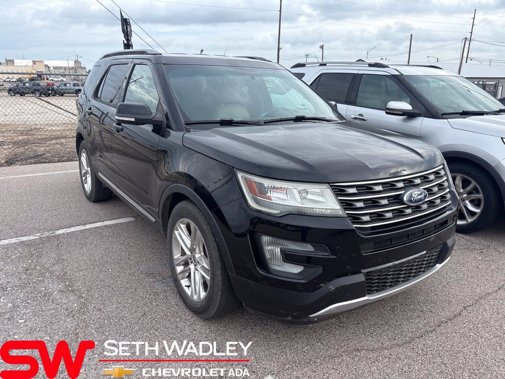 Used 2017 Ford Explorer XLT w/ Equipment Group 202A FWD image 1