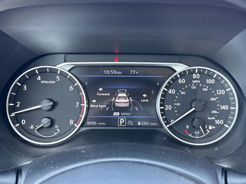 Used 2025 Nissan Sentra SV image 18