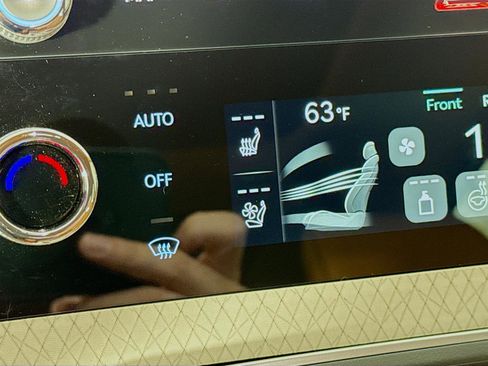 Certified 2025 Genesis GV80 3.5T Prestige image 23