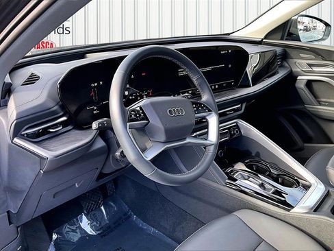 Used 2025 Audi Q5 Premium Plus w/ Premium Plus image 12