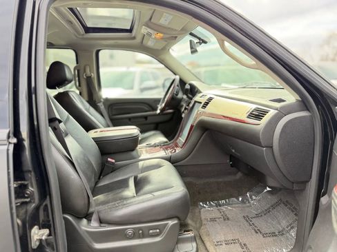 Used 2011 Cadillac Escalade AWD w/ Touring Package image 14