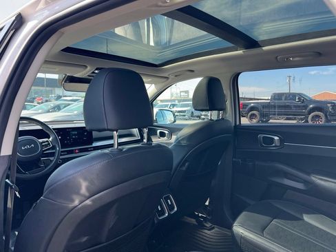 Certified 2025 Kia Sorento EX w/ EX Panoramic Sunroof Package AWD/4WD image 13