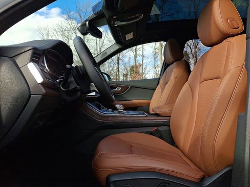 Used 2025 Audi Q7 3.0T Premium Plus image 13