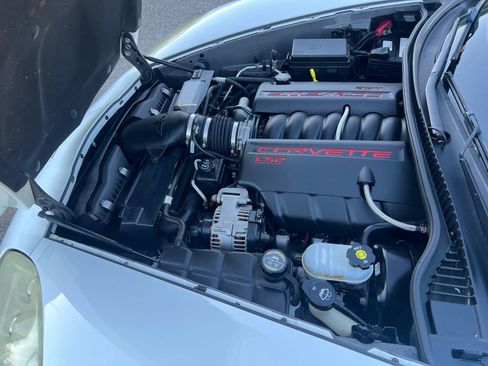 Used 2005 Chevrolet Corvette Coupe w/ Preferred Equipment Group RWD image 15