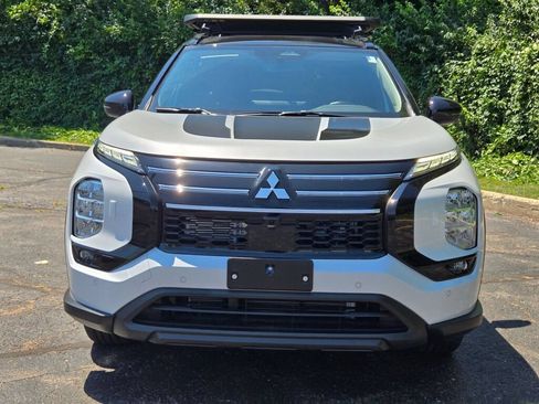 New 2026 Mitsubishi Outlander AWD image 2