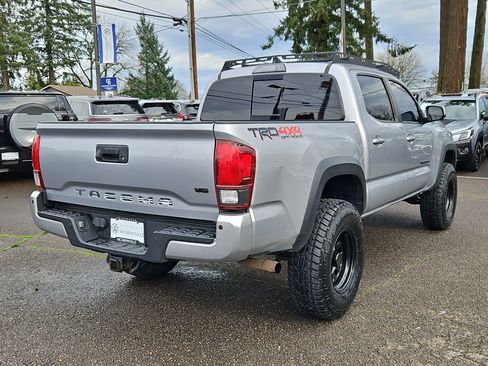 Used 2019 Toyota Tacoma TRD Off-Road image 5