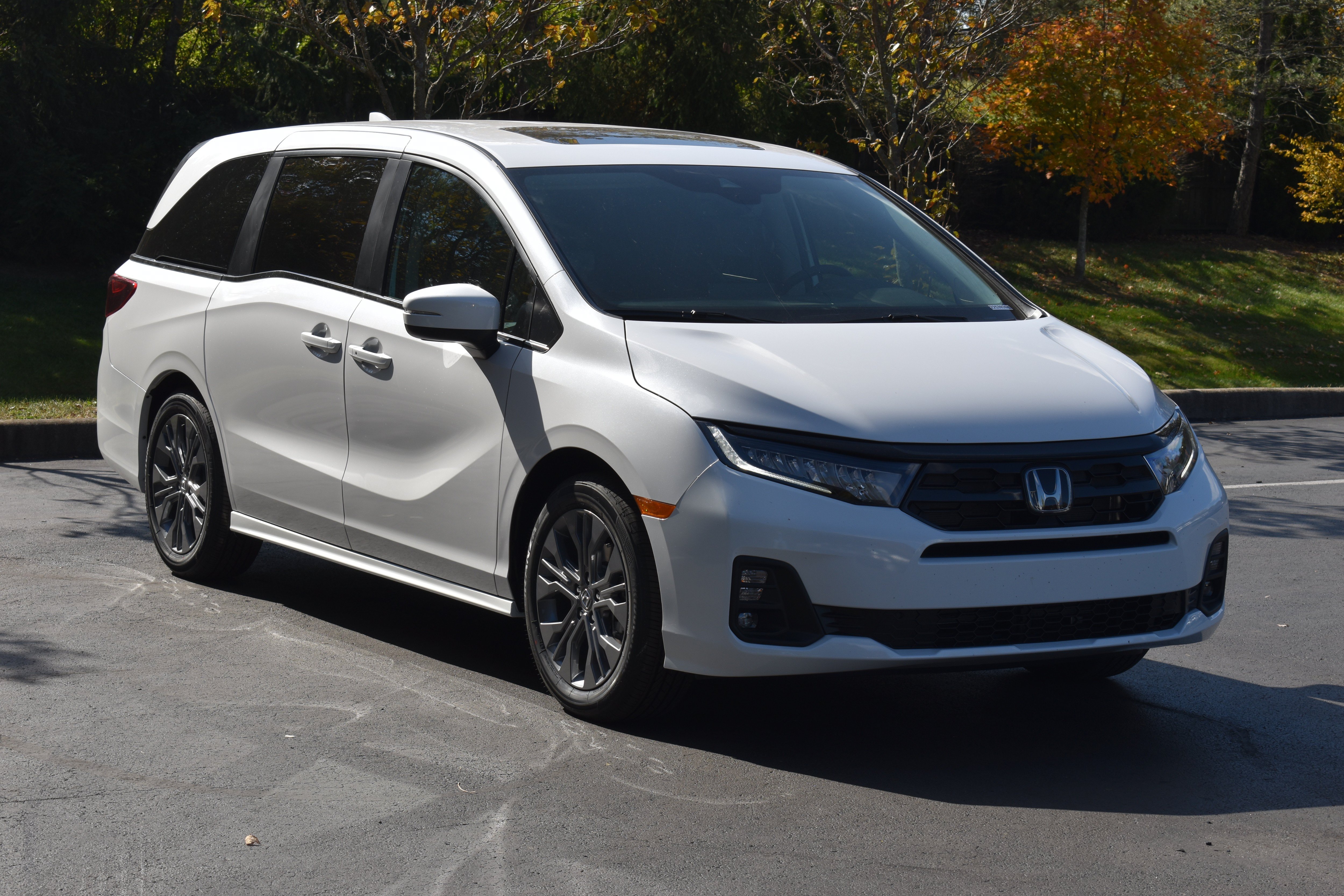 New 2027 Honda Odyssey Touring image 1