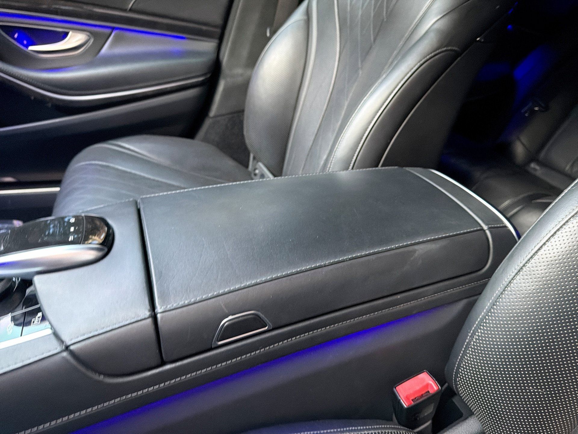 Used 2019 Mercedes-Benz S 560 Sedan image 24