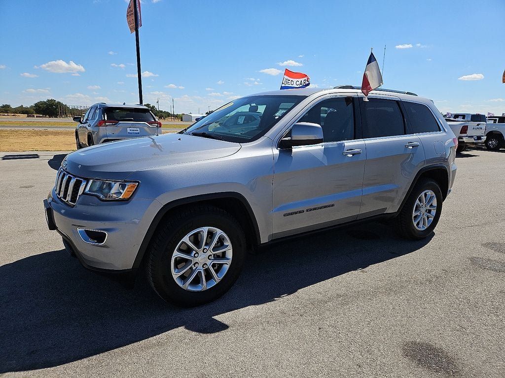 Used 2021 Jeep Grand Cherokee Laredo RWD image 2