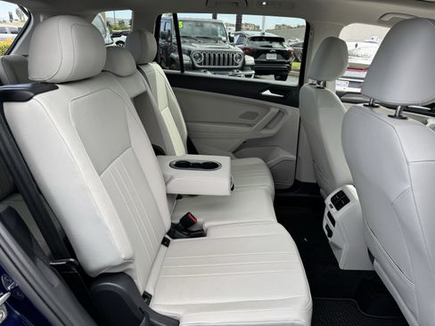 Certified 2023 Volkswagen Tiguan SE FWD image 34