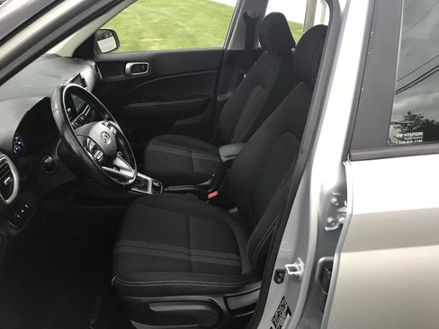 Used 2020 Hyundai Venue SEL w/ Convenience Package image 2