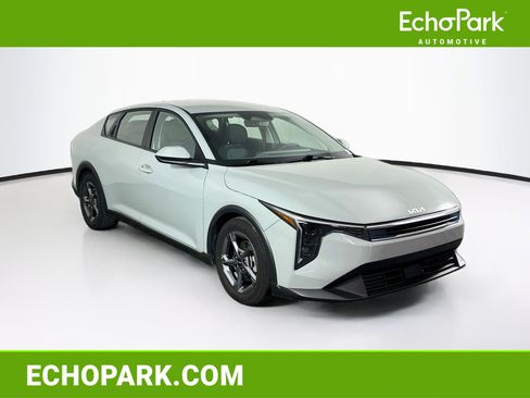 Used 2025 Kia K4 FWD image 1