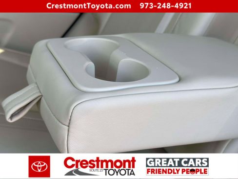 Certified 2016 Toyota Highlander XLE AWD/4WD image 10