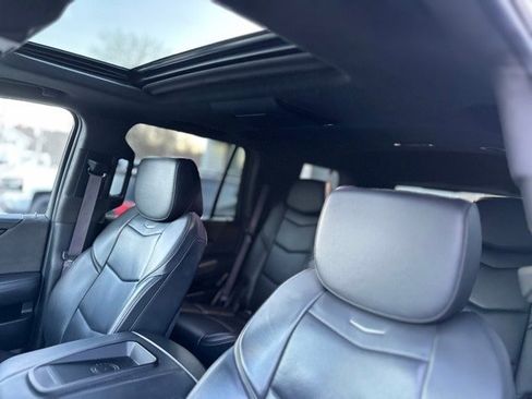 Used 2017 Cadillac Escalade Platinum image 11