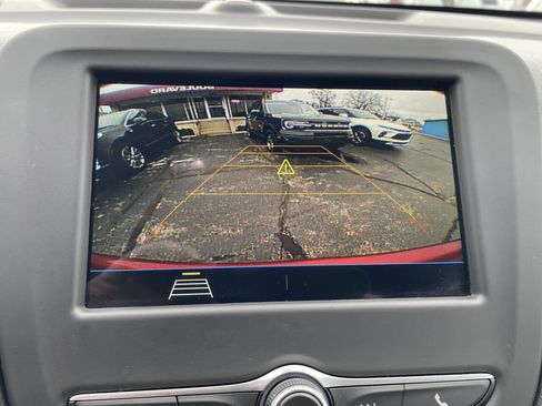 Used 2019 Chevrolet Equinox LT w/ Driver Convenience Package image 25