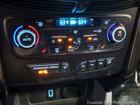 Used 2017 Ford Escape Titanium w/ Equipment Group 301A FWD image 18