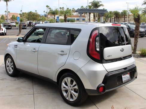 Used 2016 Kia Soul + image 7