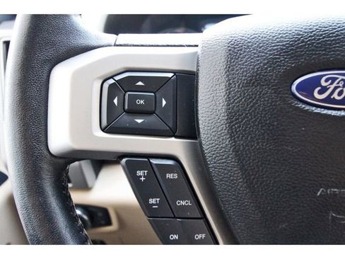 Used 2017 Ford F150 Lariat w/ Equipment Group 502A Luxury AWD/4WD image 17