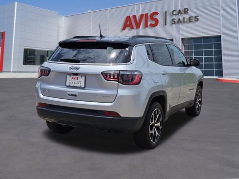 Used 2025 Jeep Compass Limited AWD/4WD image 6