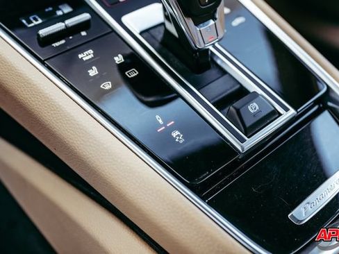 Used 2018 Porsche Panamera 4S AWD/4WD image 23