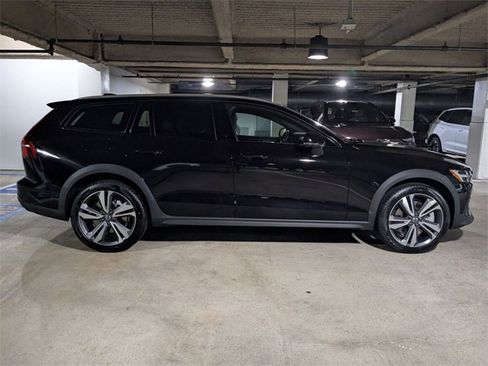 New 2026 Volvo V60 B5 Cross Country Plus w/ Climate Package image 2
