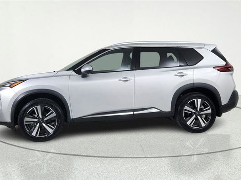 Used 2023 Nissan Rogue SL w/ SL Premium Package FWD image 3