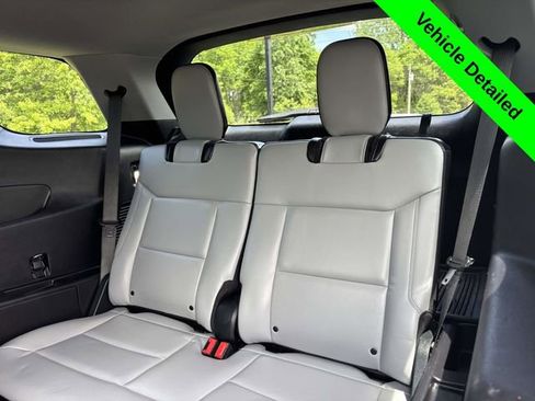Used 2021 Ford Explorer XLT w/ Equipment Group 202A AWD/4WD image 24