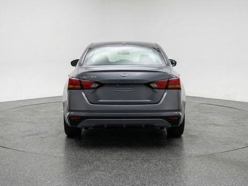 Used 2025 Nissan Altima 2.5 SV image 7