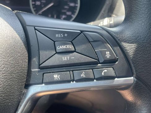 Used 2024 Nissan Sentra SV FWD image 21