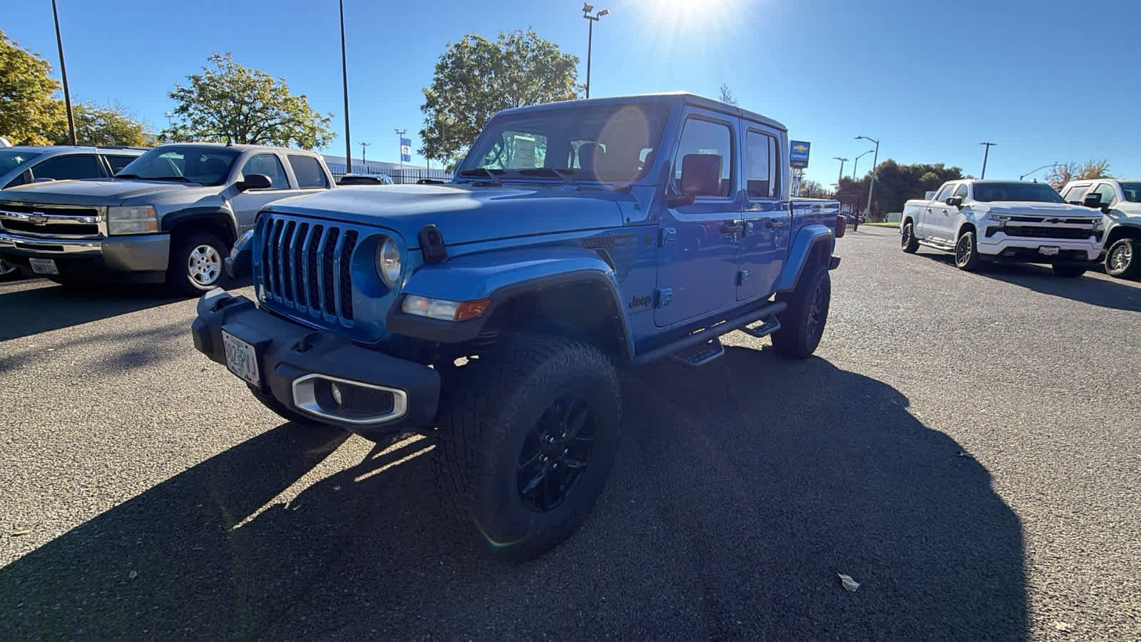 Used 2023 Jeep Gladiator Sport AWD/4WD image 1