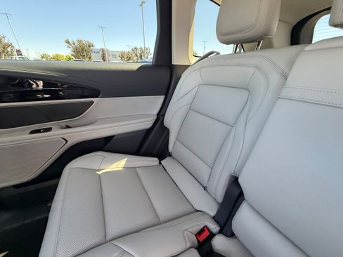 New 2026 Lincoln Nautilus Premier AWD/4WD image 19