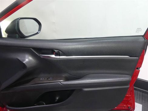 Used 2022 Toyota Camry XSE w/ Navigation Upgrade Package FWD image 19