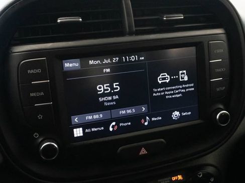 Used 2024 Kia Soul LX w/ Option Group 015 FWD image 4