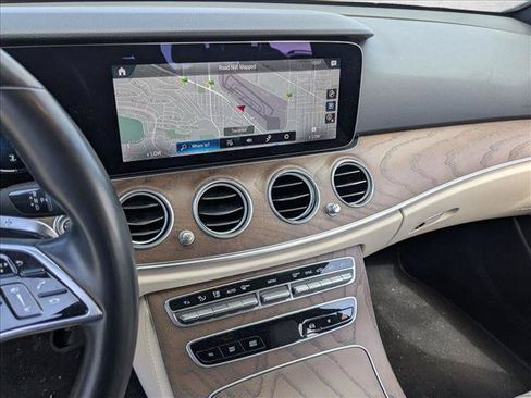 Used 2022 Mercedes-Benz E 350 Sedan image 12