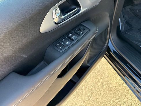 New 2026 Chrysler Pacifica Limited w/ S Appearance Package image 13