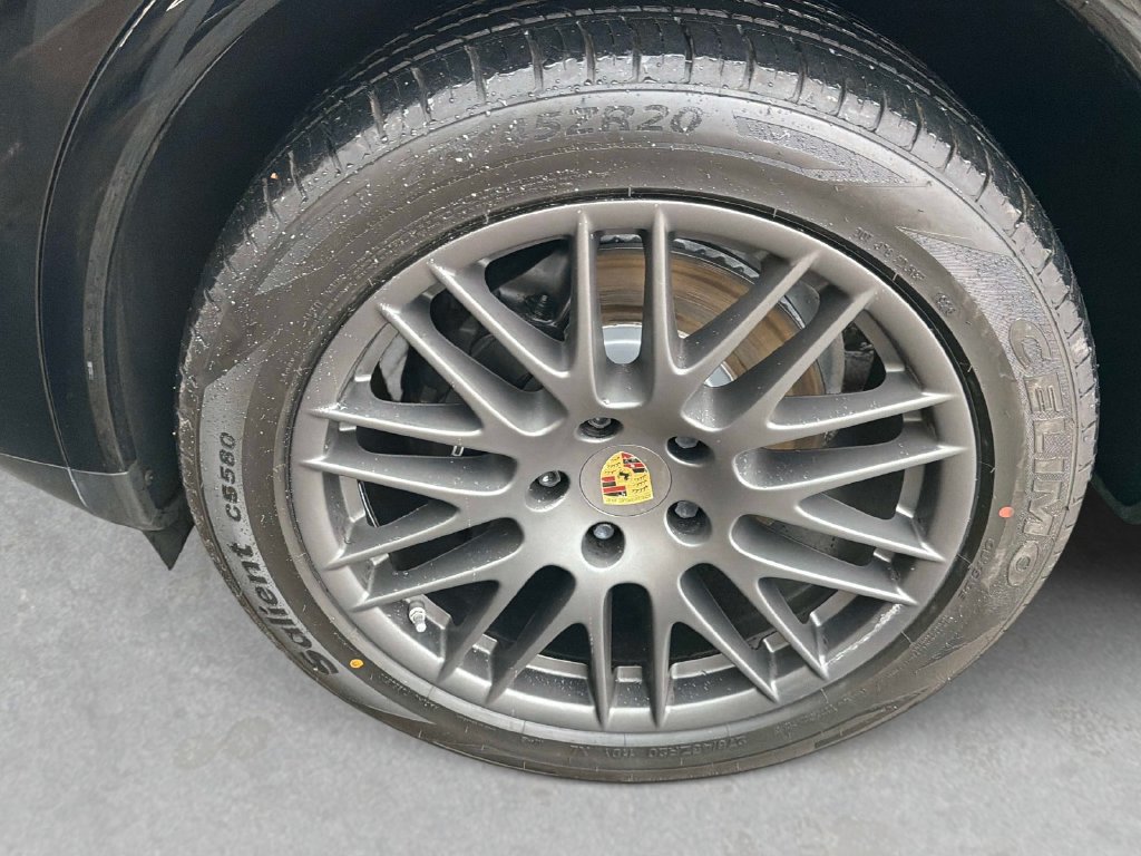 Used 2018 Porsche Cayenne Platinum Edition AWD/4WD image 12
