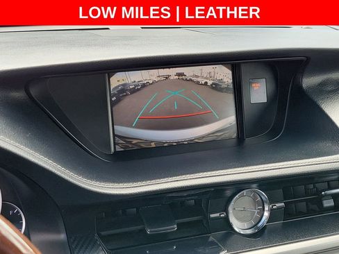 Used 2018 Lexus ES 350 w/ Navigation System Package FWD image 28