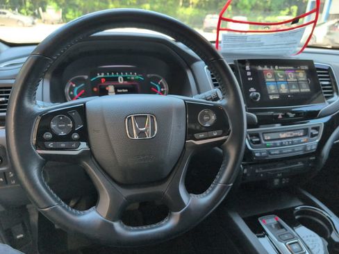 Used 2021 Honda Pilot Touring image 12