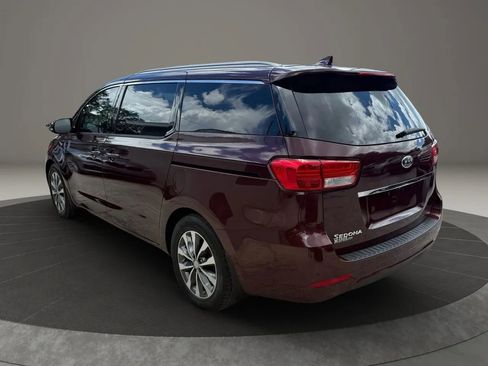 Used 2018 Kia Sedona SX image 3