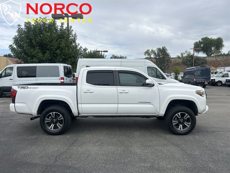 Used 2018 Toyota Tacoma TRD Sport w/ Technology Package RWD image 1