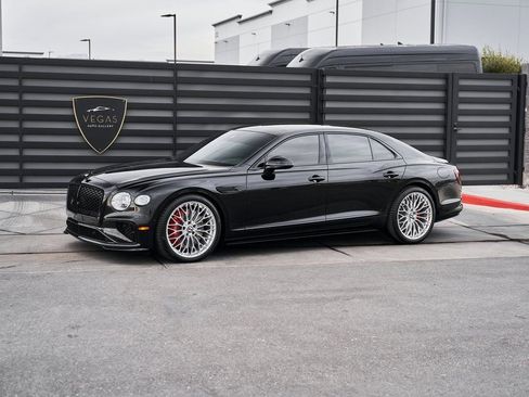 Used 2025 Bentley Flying Spur Plug-In Hybrid image 6