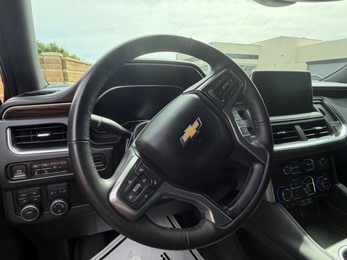 Used 2023 Chevrolet Suburban Premier image 11